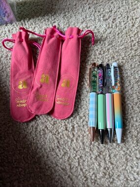 The Angel Shoppe pen set